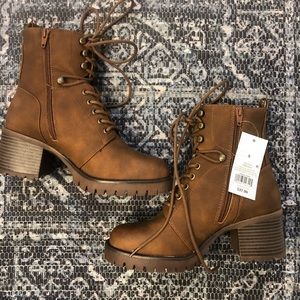 brown combat boot with heal